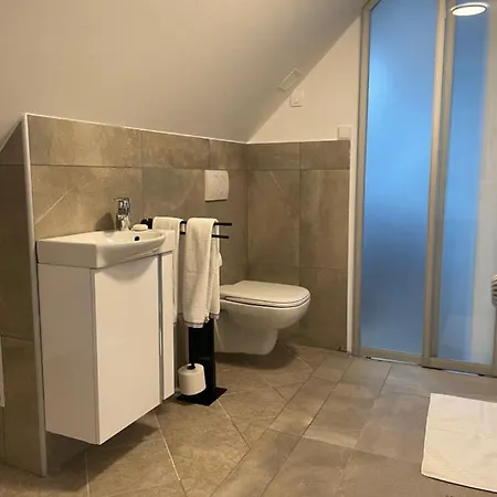 アパート Ab - Breg